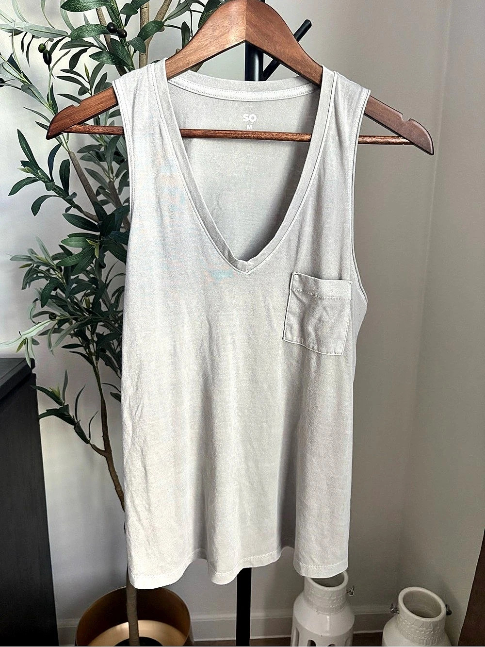 SO Women's Pocket Tank Top in White Size Medium